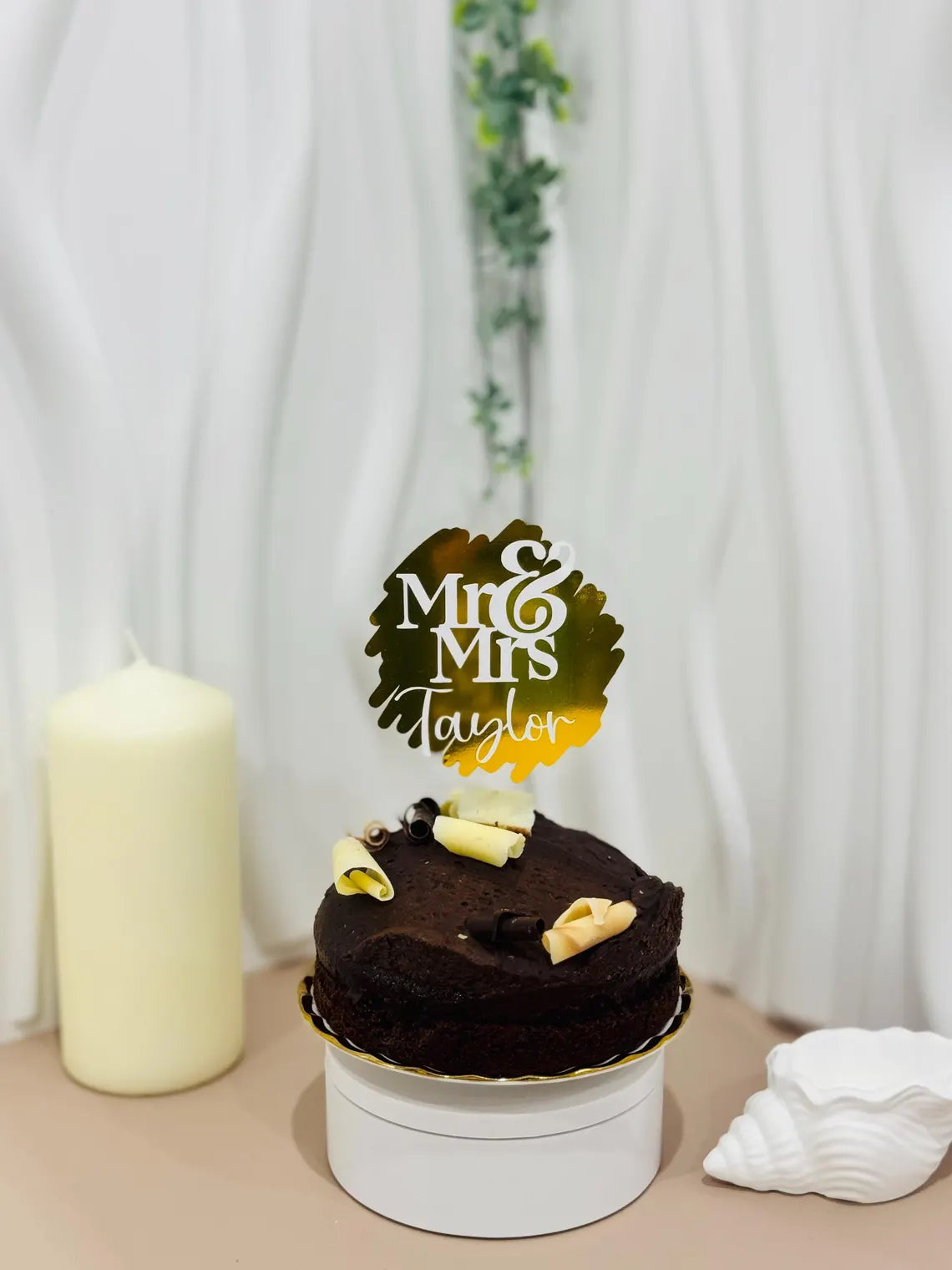 Personalised Acrylic Cake Topper – Custom Round Name or Age Design for Any Celebration